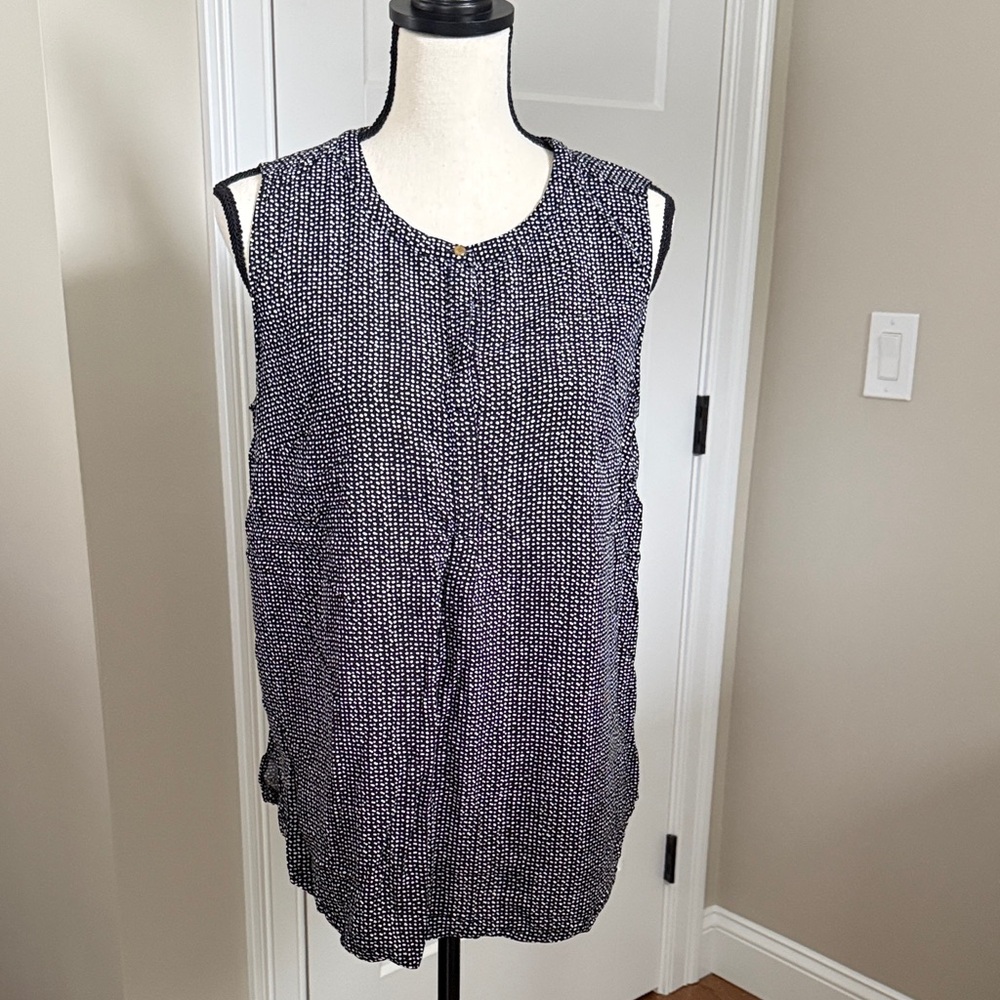 Liz Claiborne Navy and White Sleeveless Printed Tank